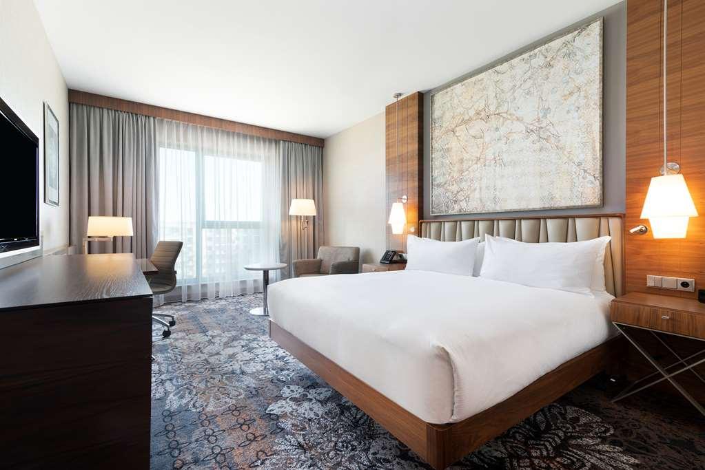 Doubletree By Hilton & Convention Center Hotel