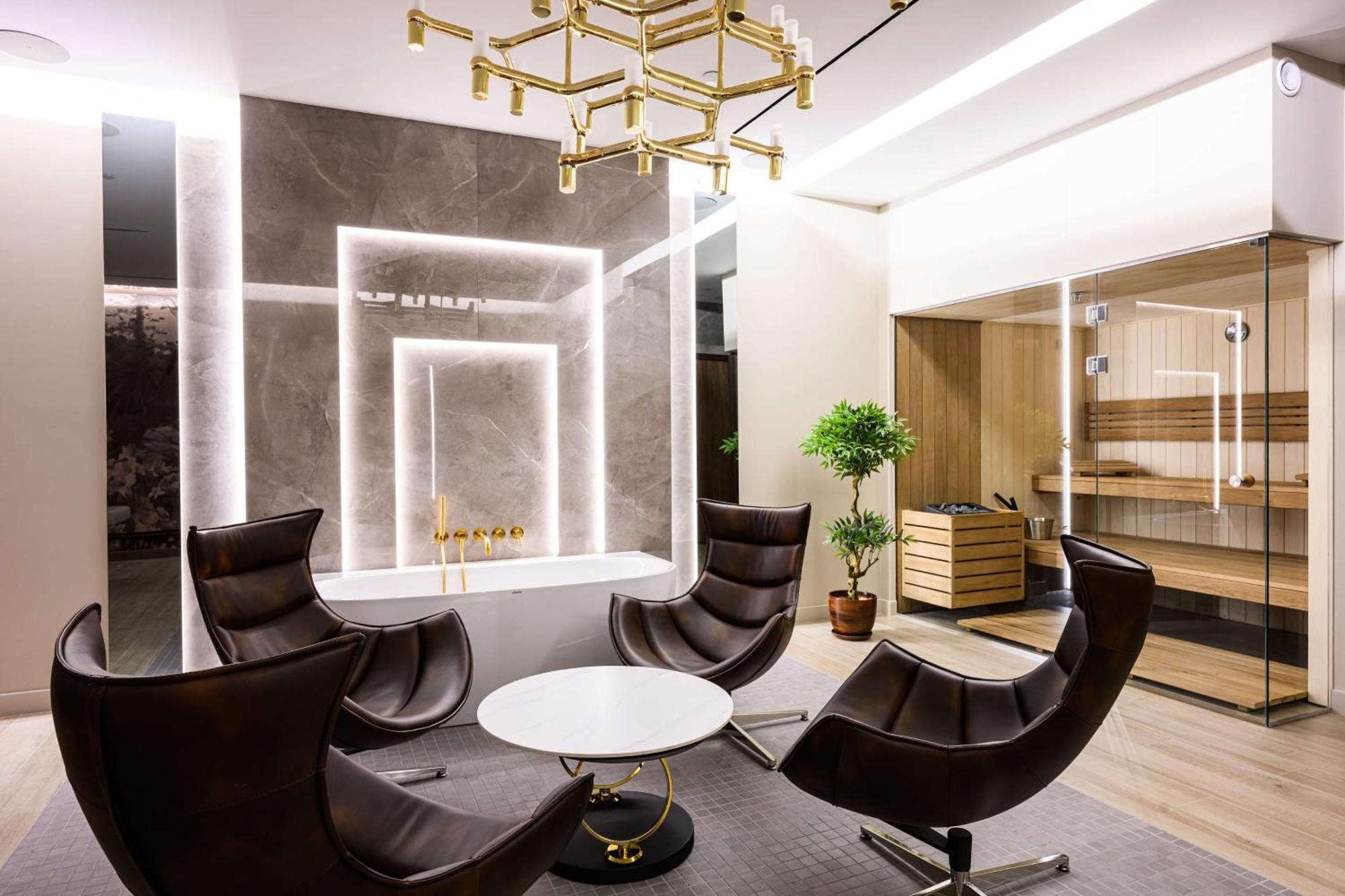 Doubletree By Hilton & Convention Center Hotel 4*