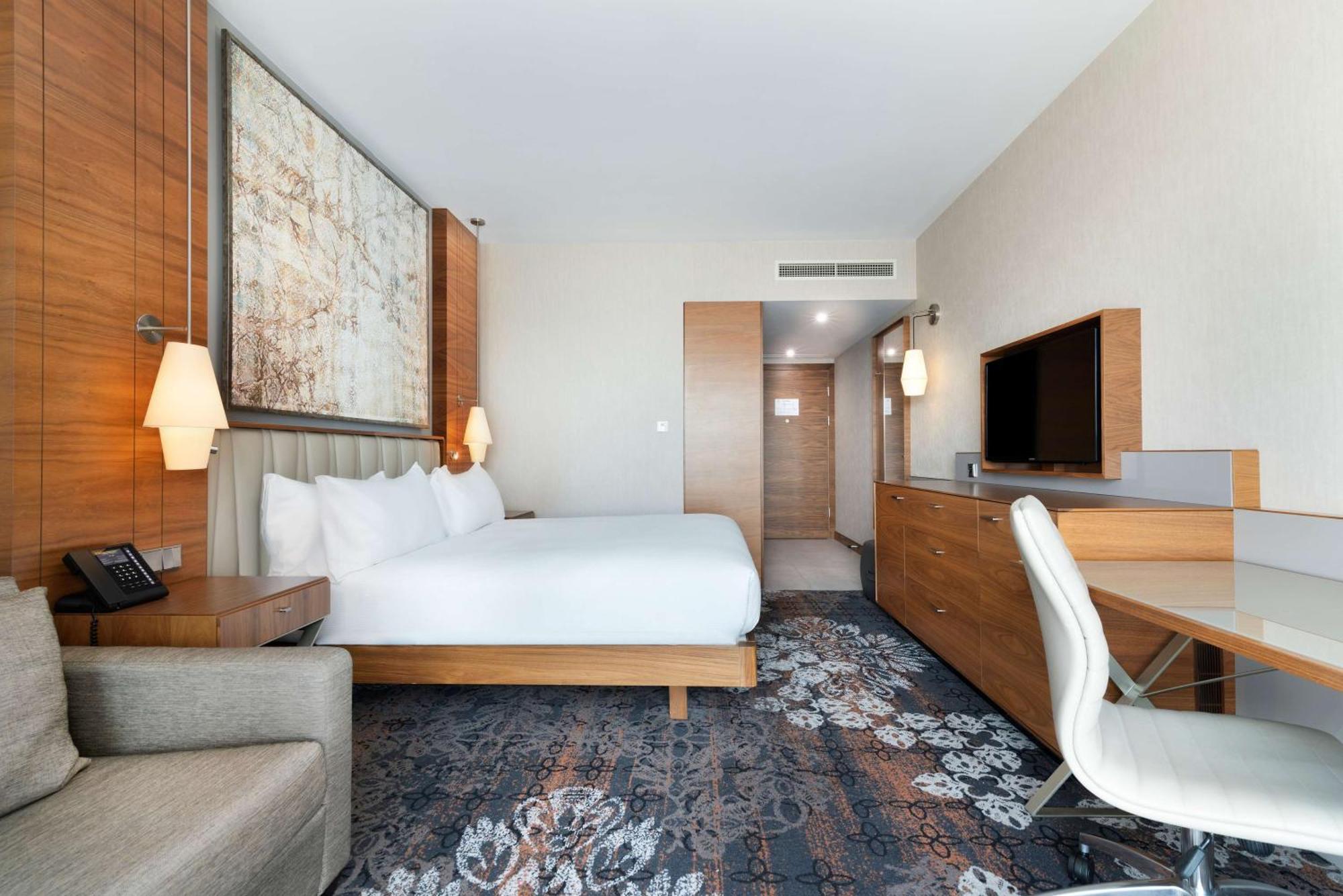 Doubletree By Hilton & Convention Center Hotel 4*